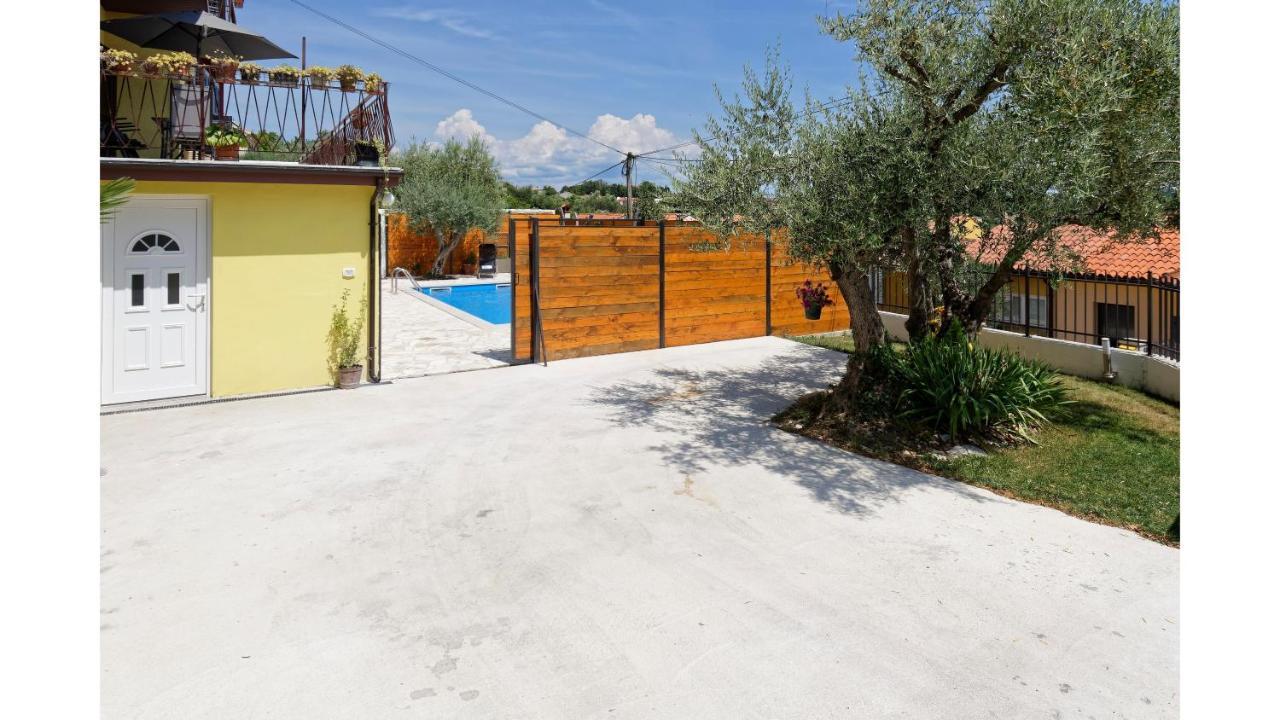 Holiday Home Vlady By Rent Istria Buje Eksteriør bilde